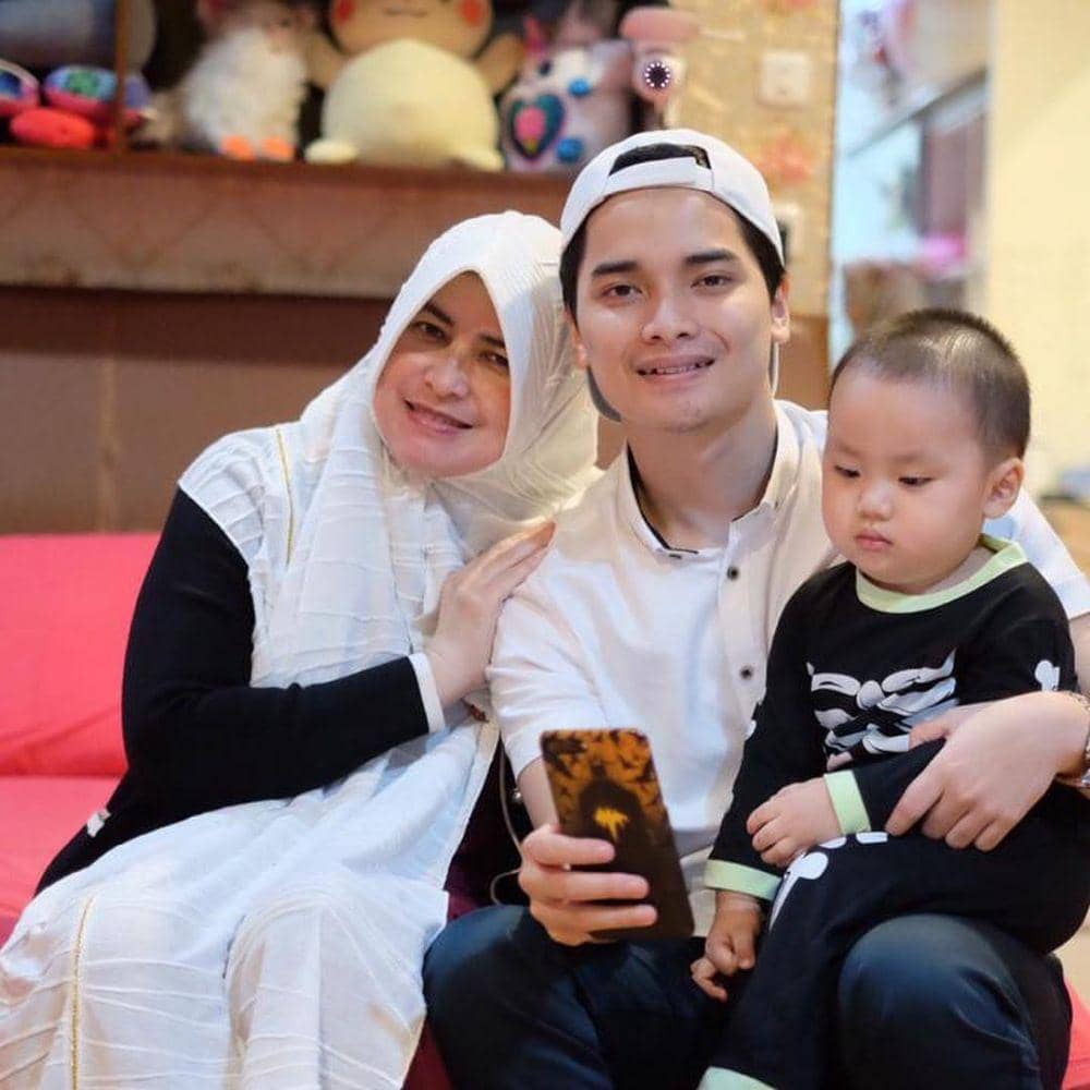 Potret kebersamaan Alfin Faiz dan Umi Yuni Syahla (Instagram.com/umi_yuni_syahla_aceh)