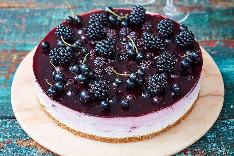 blackcurrant cheesecake (jamieoliver.com)