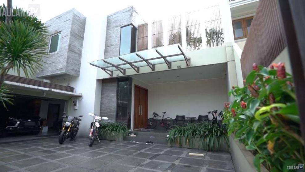 rumah tampak dari depan (Youtube.com/Taulany TV)