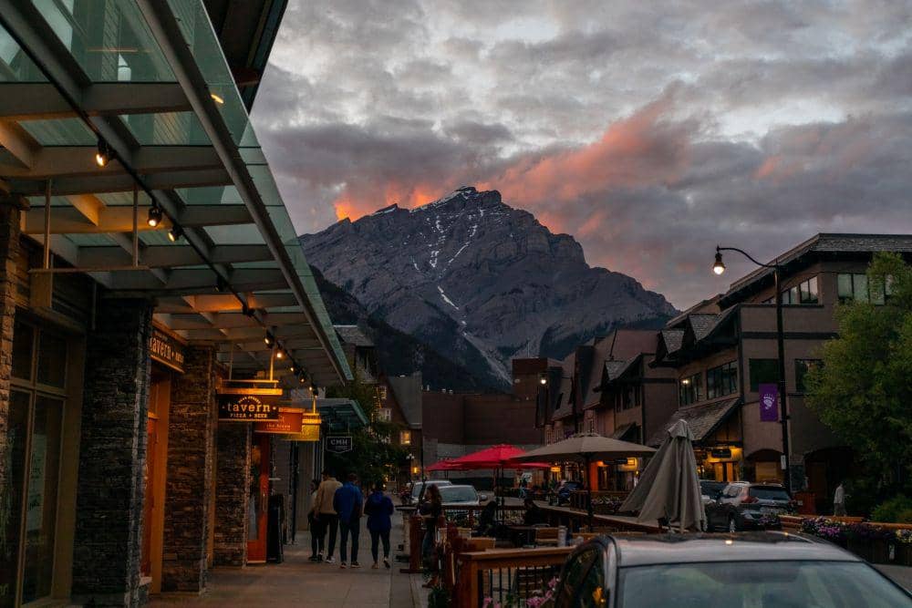 kota Banff (unsplash.com/@andyjh07)