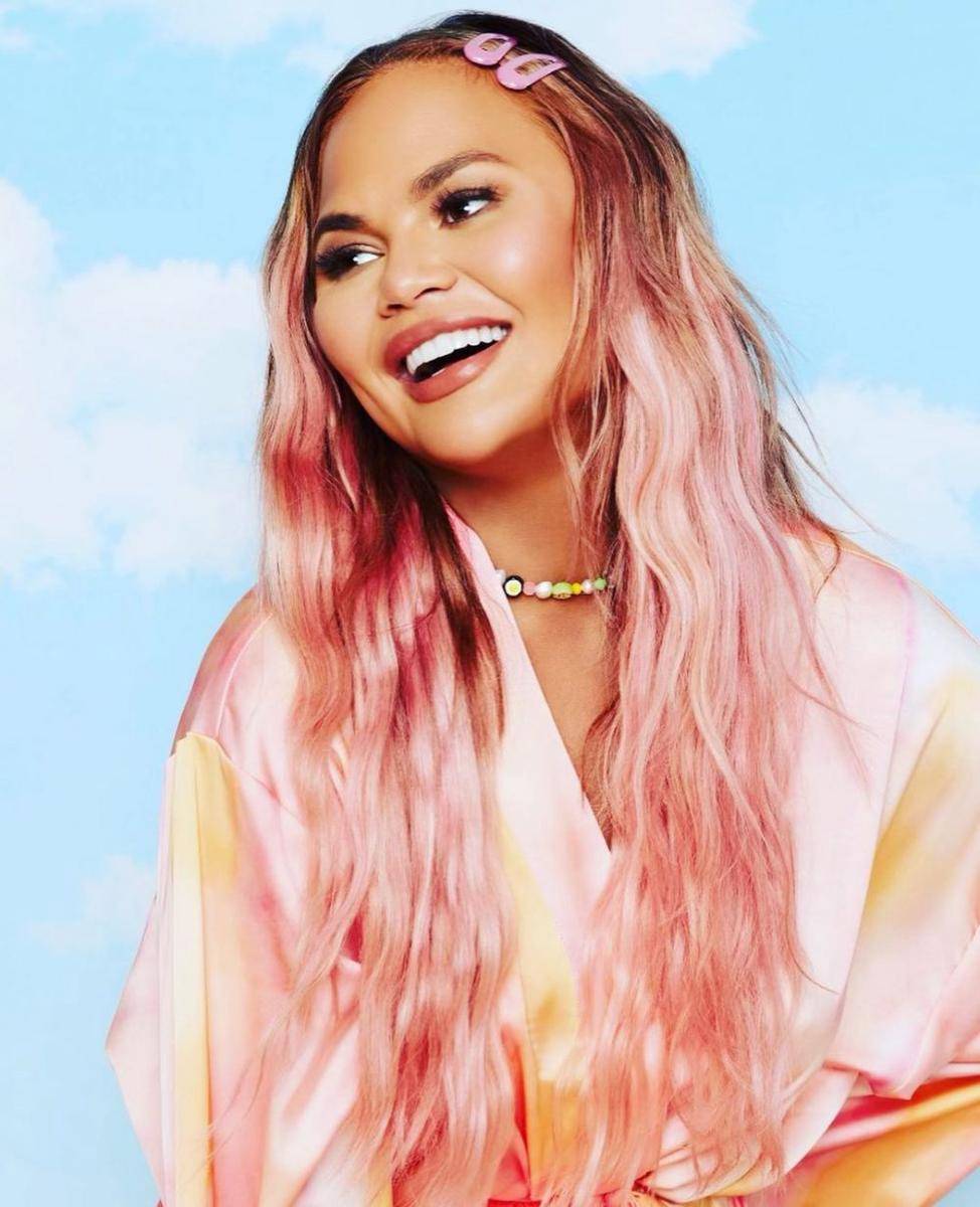 Chrissy Teigen (Instagram.com/chrissyteigen)