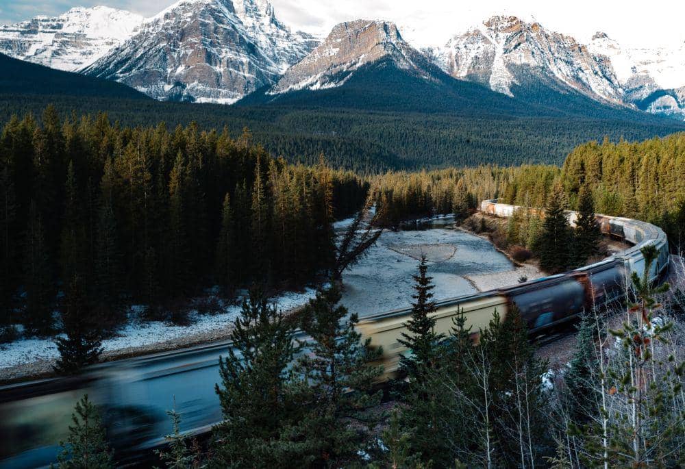 Kurva Morant (unsplash.com/@emcomeau)