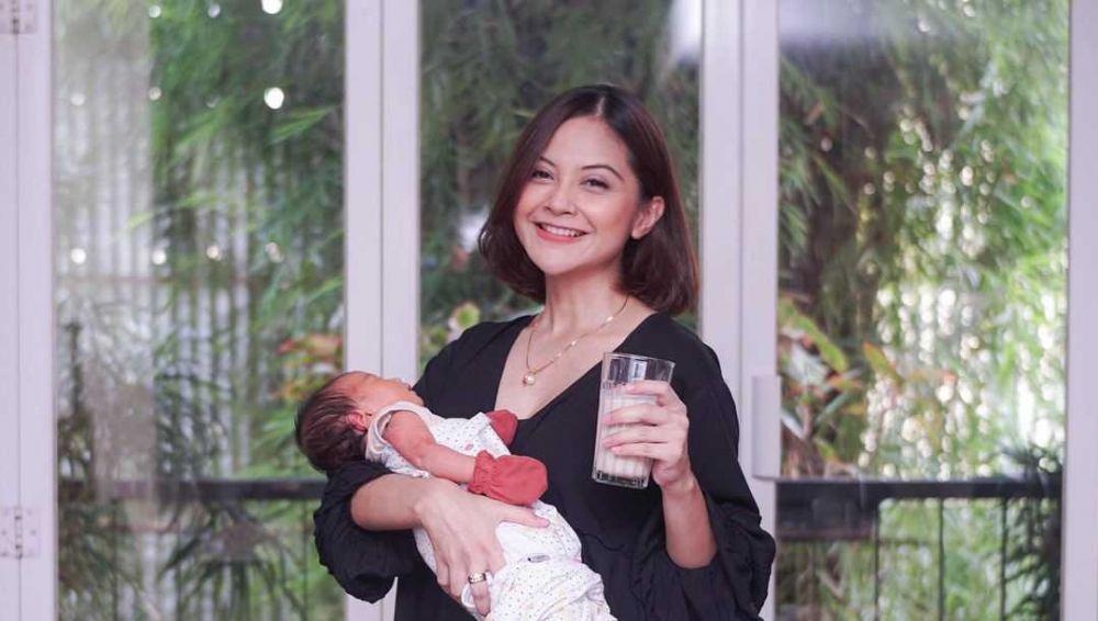 10 Potret Tiwi eks T2 Usai Melahirkan Anak Kedua, Makin Menawan!
