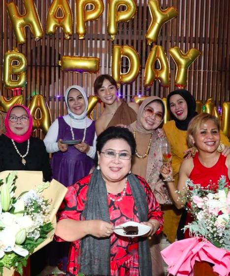 Momen ulang tahun mertua Nikita Willy (instagram.com/yorafebrina)