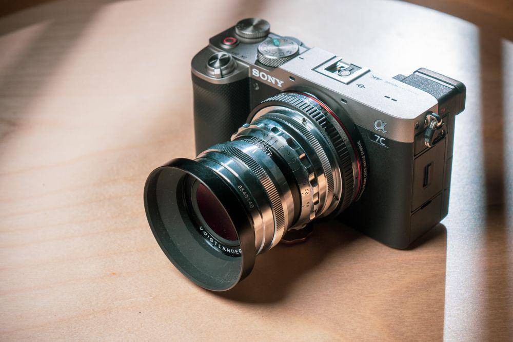 Sony A7C (sonyalpharumors.com)