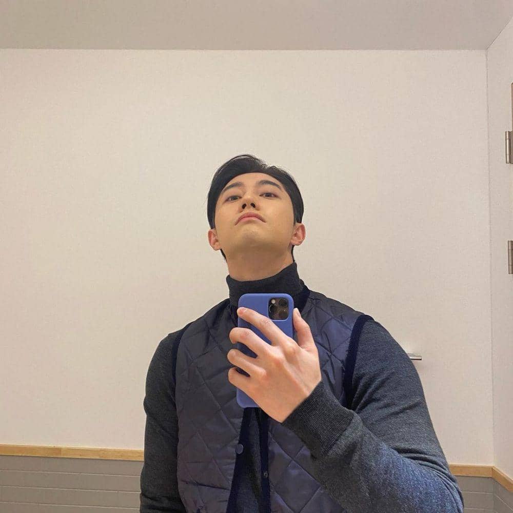 Kwak Dong Yeon (instagram.com/kwakdongyeon0)