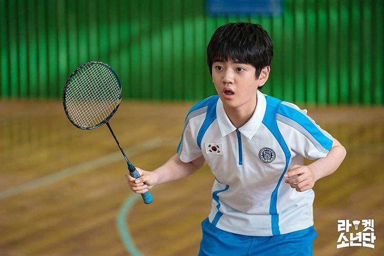 Kim Kang Hoon bermain bulu tangkis di Racket Boys (instagram.com/sbsdrama.official)