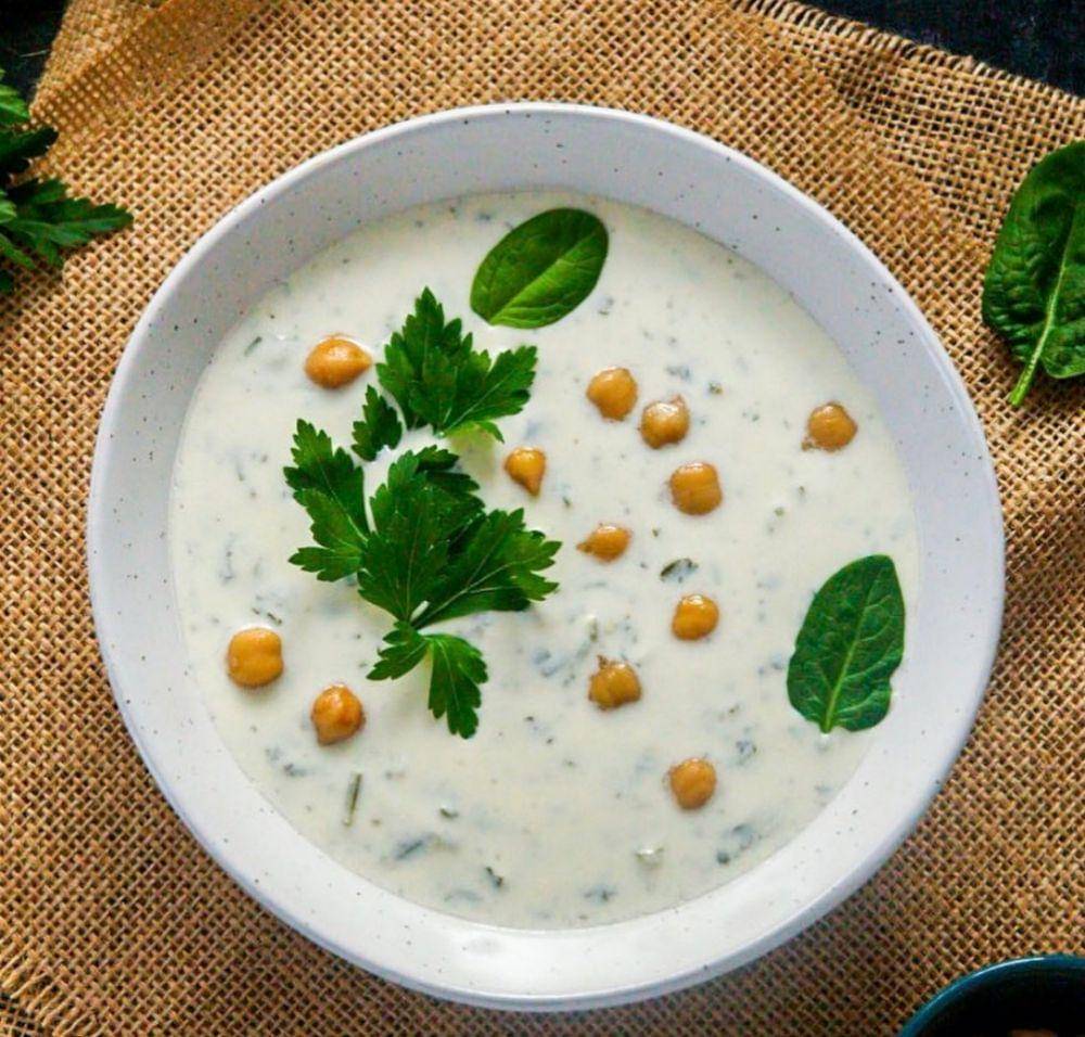 dovga (instagram.com/cookinwithaynur)