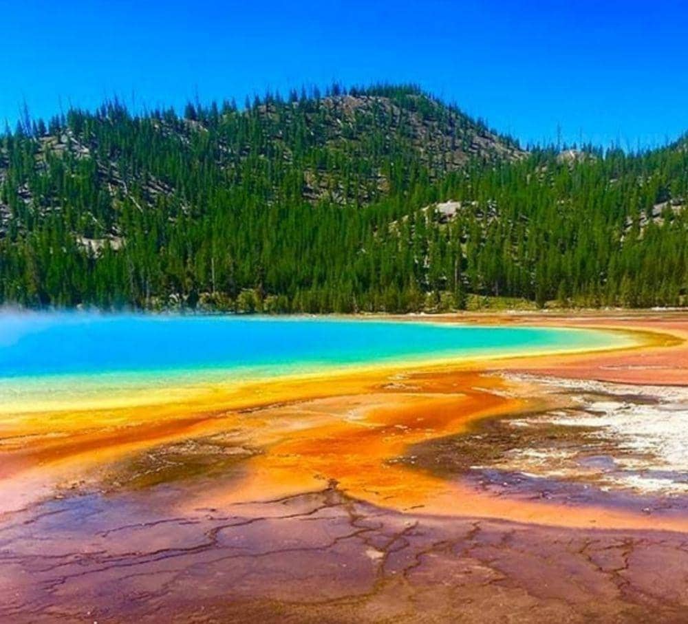 fakta dan pesona Taman Nasional Yellowstone (Instagram.com/legendary_places_)
