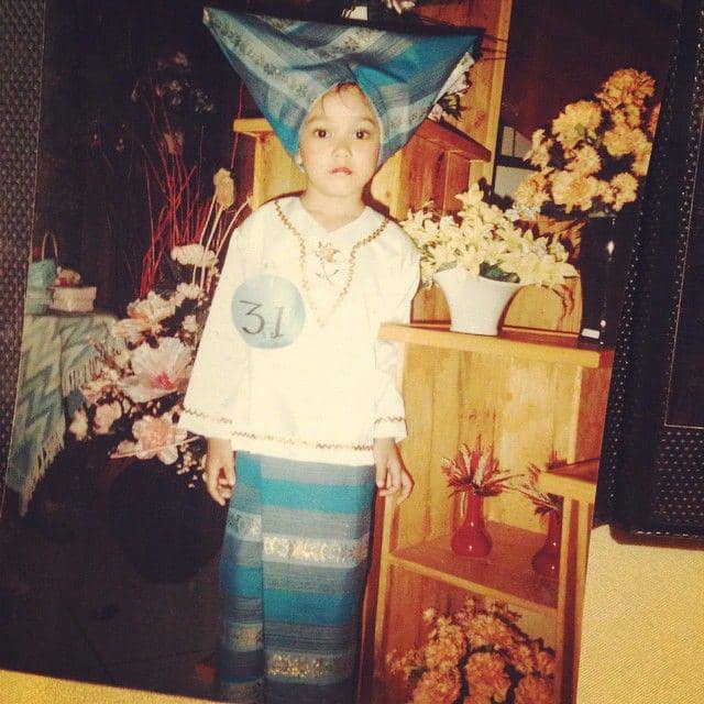 Adinia Wirasti memakai baju adat. (instagram.com/adiniawrst)