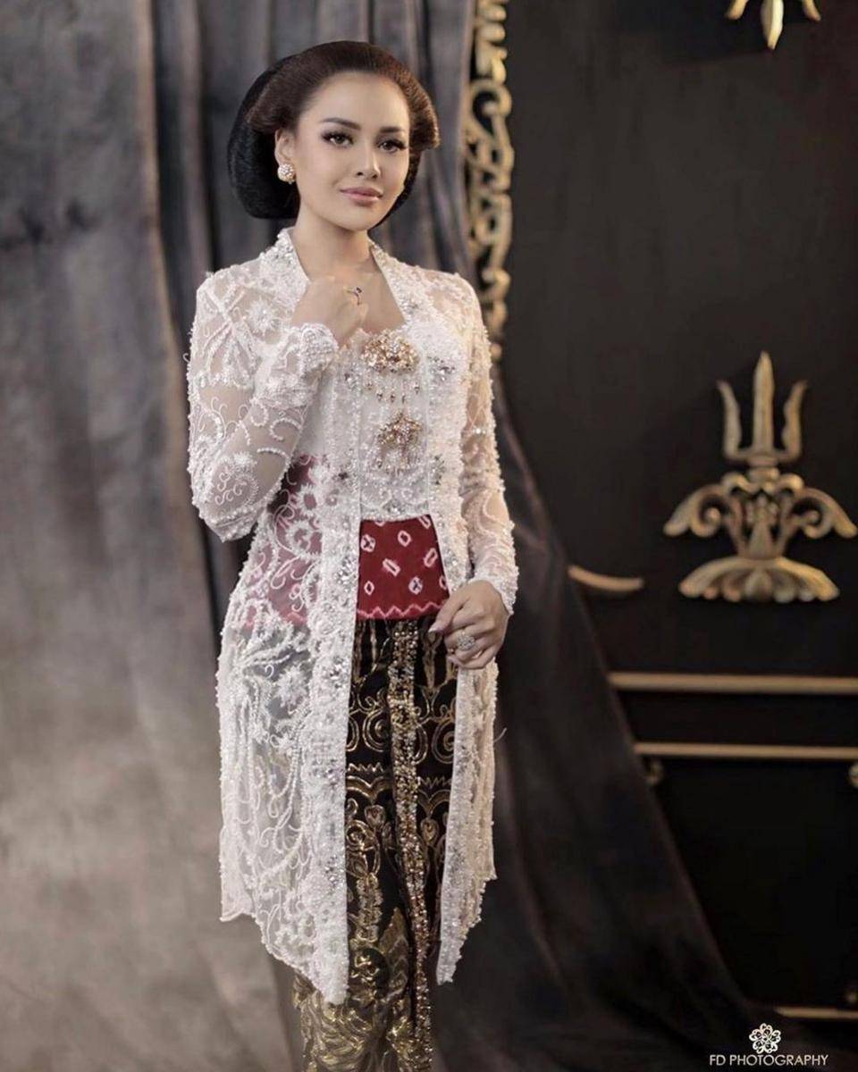 Aurel Hermansyah (@fdphotography90 via instagram.com/anchawedding_)