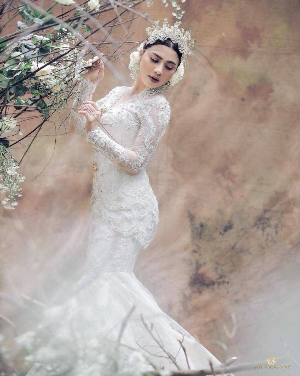 Felicya Angelista (@fdphotography90 via instagram.com/anchawedding_)