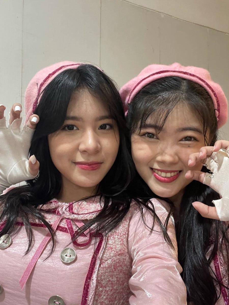 Azizi dan Fiony (twitter.com/A_ZeeJKT48)