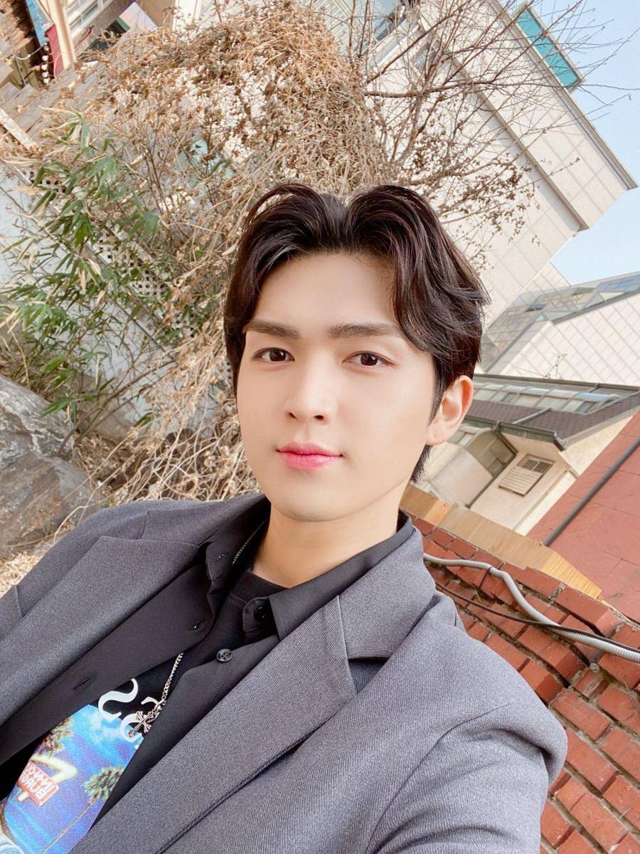 Gyujin UP10TION (twitter.com/UP10TION)