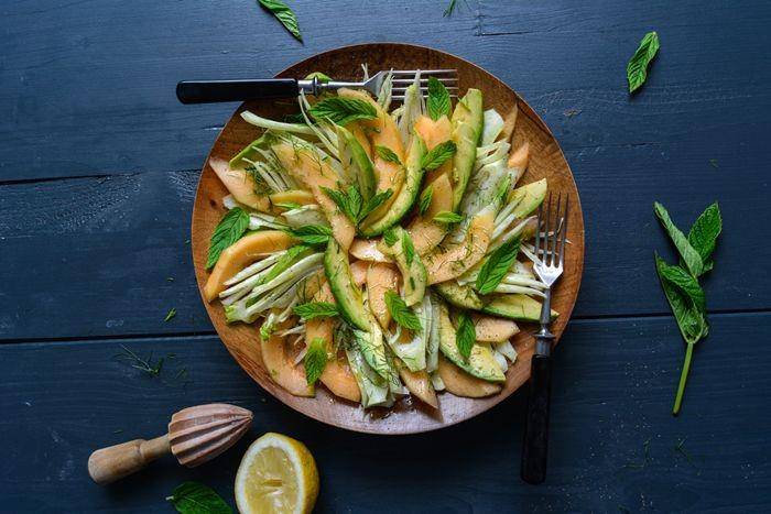 avocado and melon salad with fennel and chile (meikepeters.com)