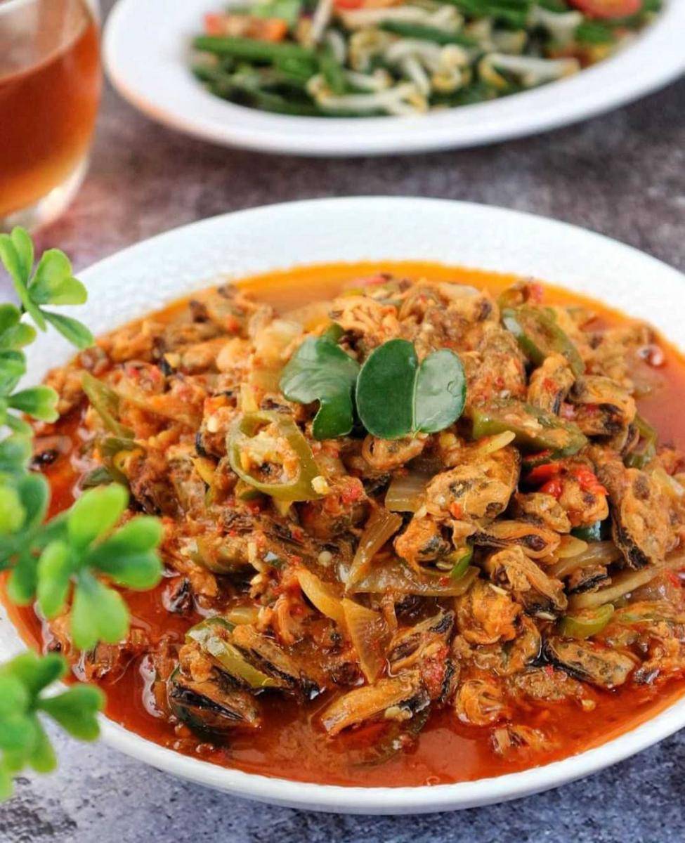 Kepiting hijau saus padang (instagram.com/dhilasina)