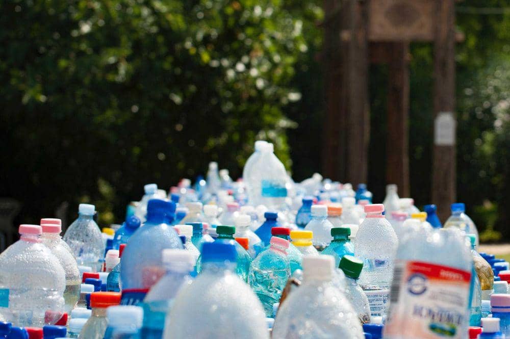ilustrasi pengumpulan sampah (pexels.com/mali maeder)