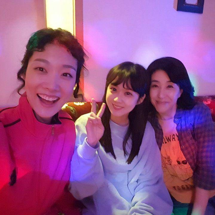 Kim Mi Kyung, Jang Nara, dan Cha Min Ji di balik layar Go Back Couple (instagram.com/kim_mee_kyung)