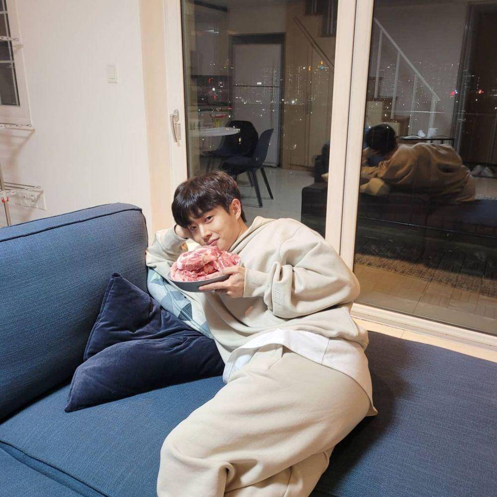 Kim Min Seok (instagram.com/samuliesword)