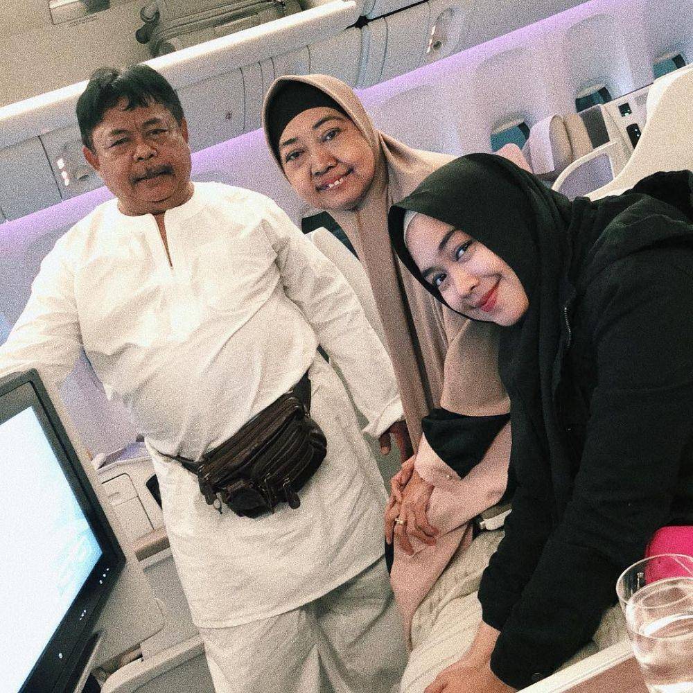 Ayah Oki Setiana Dewi dan Ria Ricis (Instagram.com/riaricis1795)
