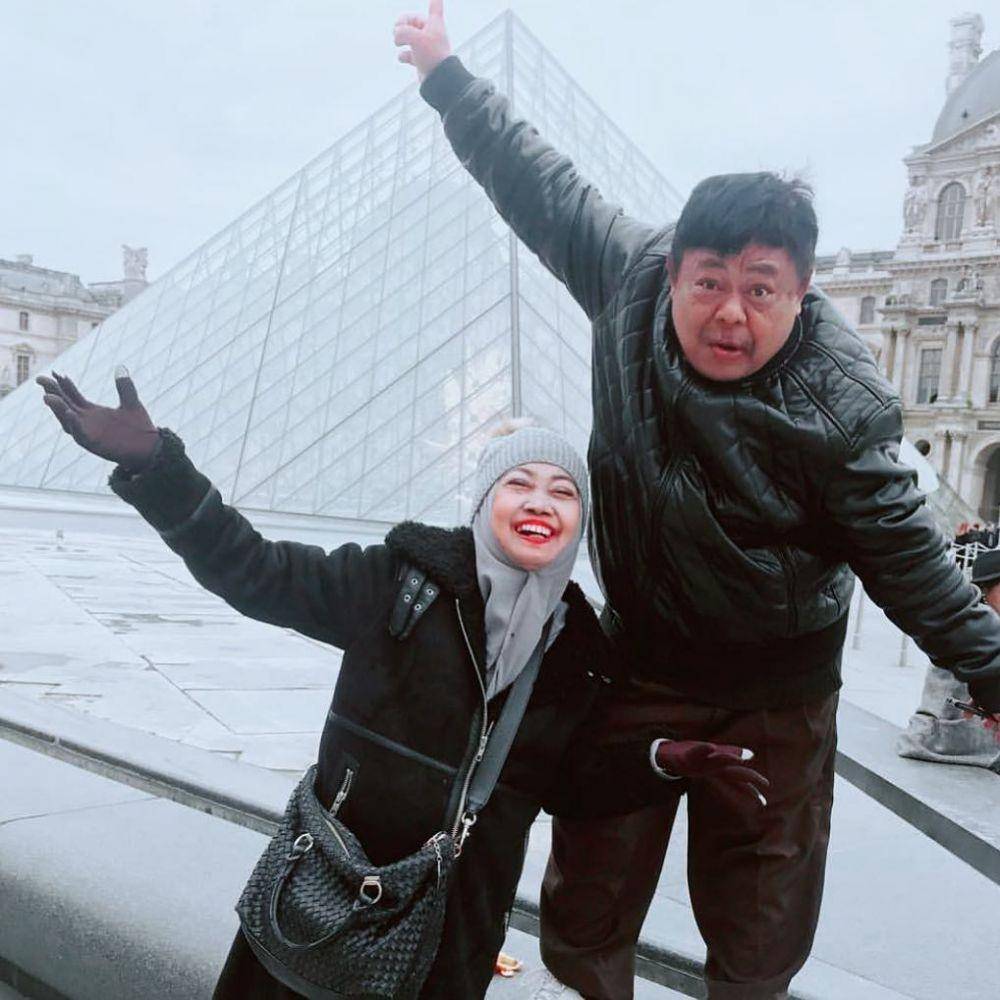 Ayah Oki Setiana Dewi dan Ria Ricis (Instagram.com/riaricis1795)