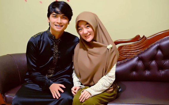 Gaya sederhana Larissa Chou (instagram.com/larissachou)