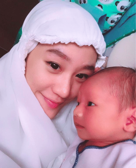Gaya sederhana Larissa Chou (instagram.com/larissachou)