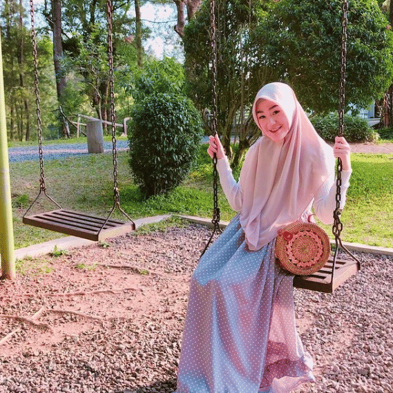 Gaya sederhana Larissa Chou (instagram.com/larissachou)