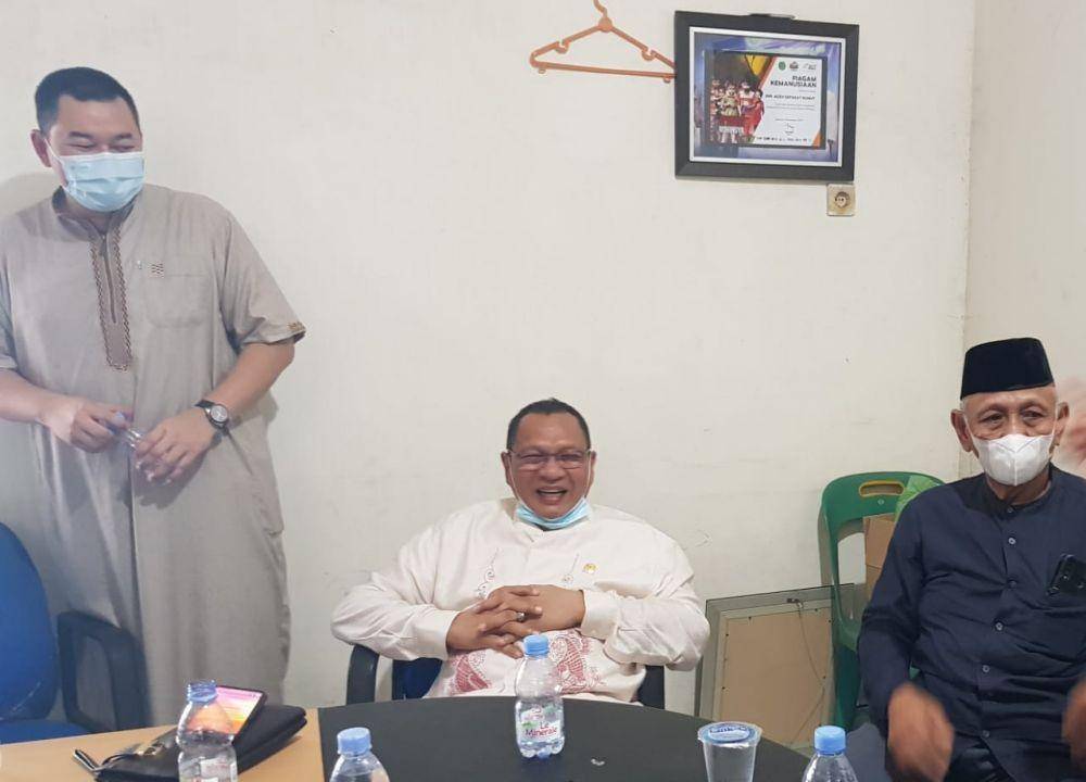Ketua DPP Aceh Sepakat M Husni Mustafa dan pengurus (Dok.IDN Times/istimewa)