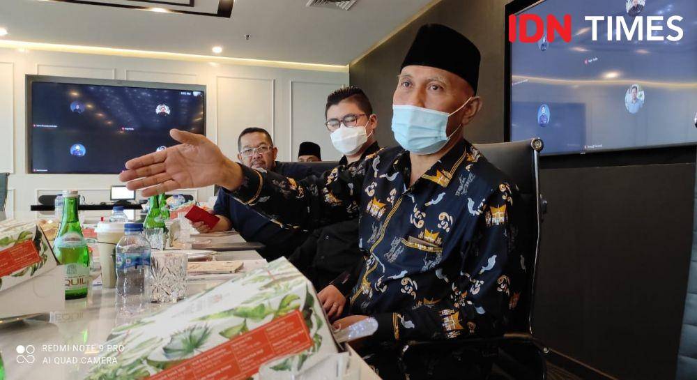 Suasana Pertemuan Editorial IDN Times dengan Gubernur Sumatra Barat Mahyeldi Ansharullah. (IDN Times/Herka Yanis)