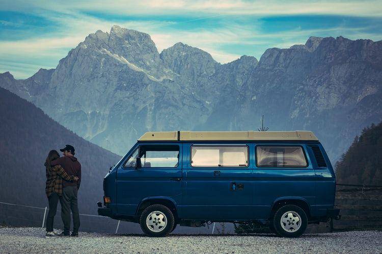 Ilustrasi pasangan kekasih (unsplash.com/balkancampers)