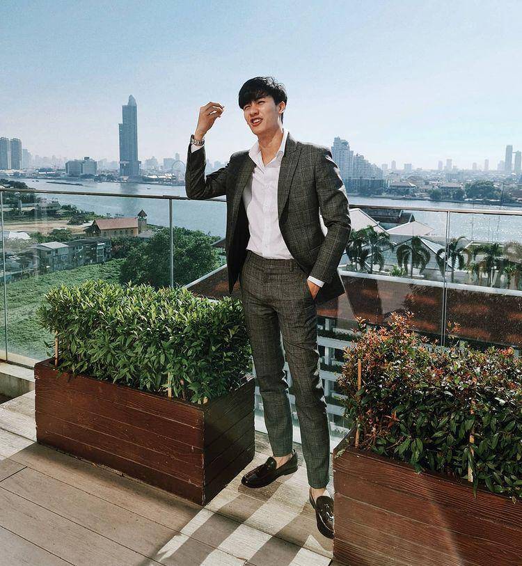 Style ala Tawan Vihokratana (instagram.com/tawan_v)