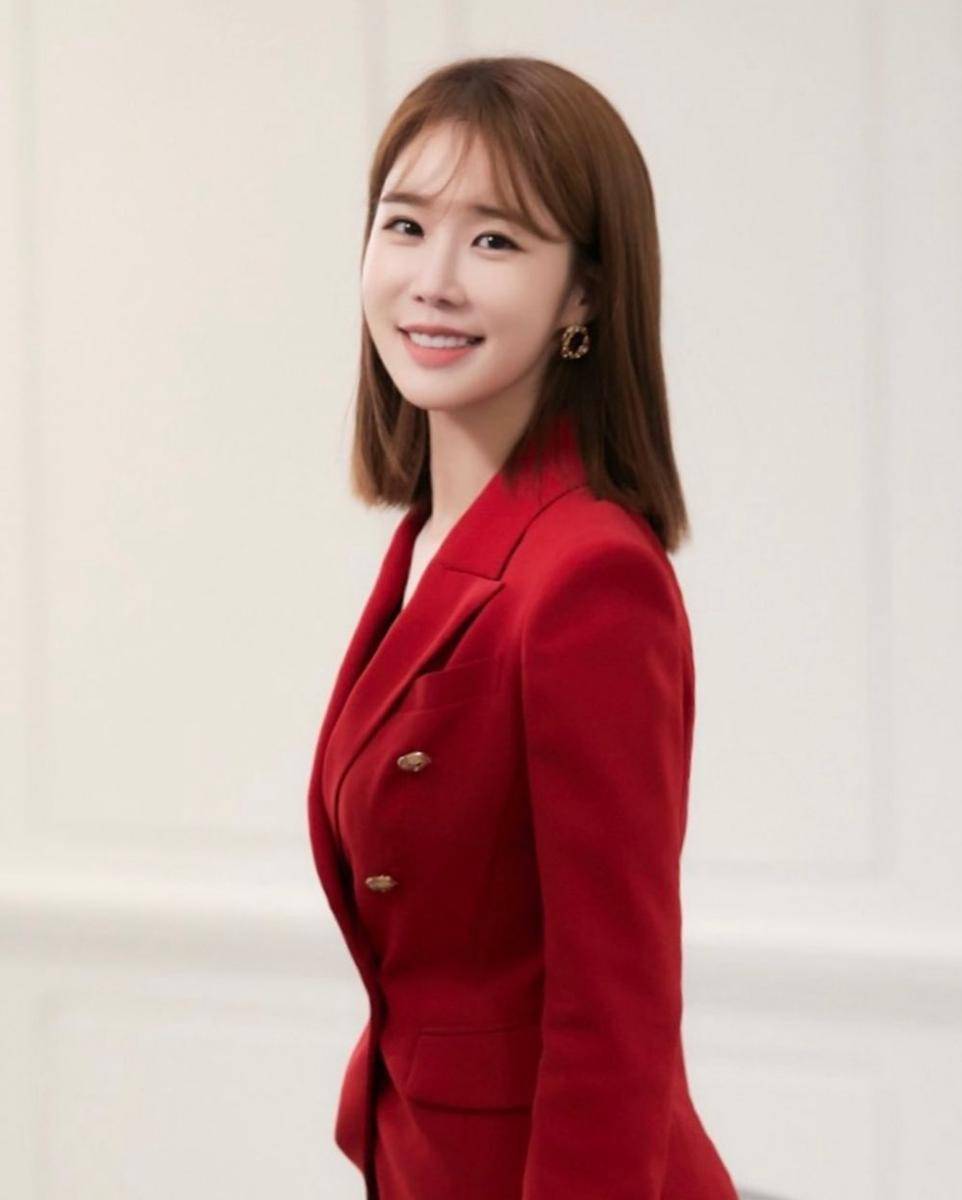 Yoo In Na (instagram.com/yg_stage)