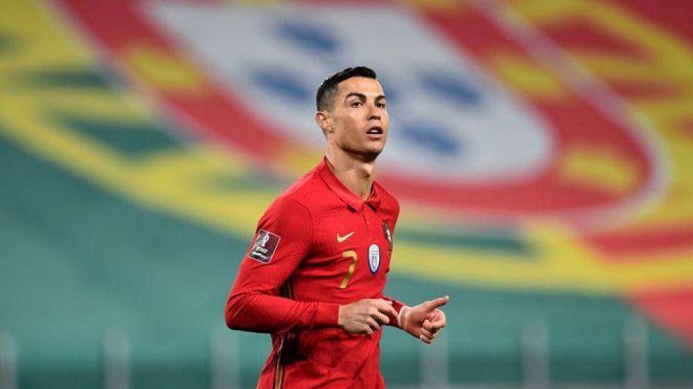 Cristiano Ronaldo ketika membela tim nasional Portugal. (marca.com)