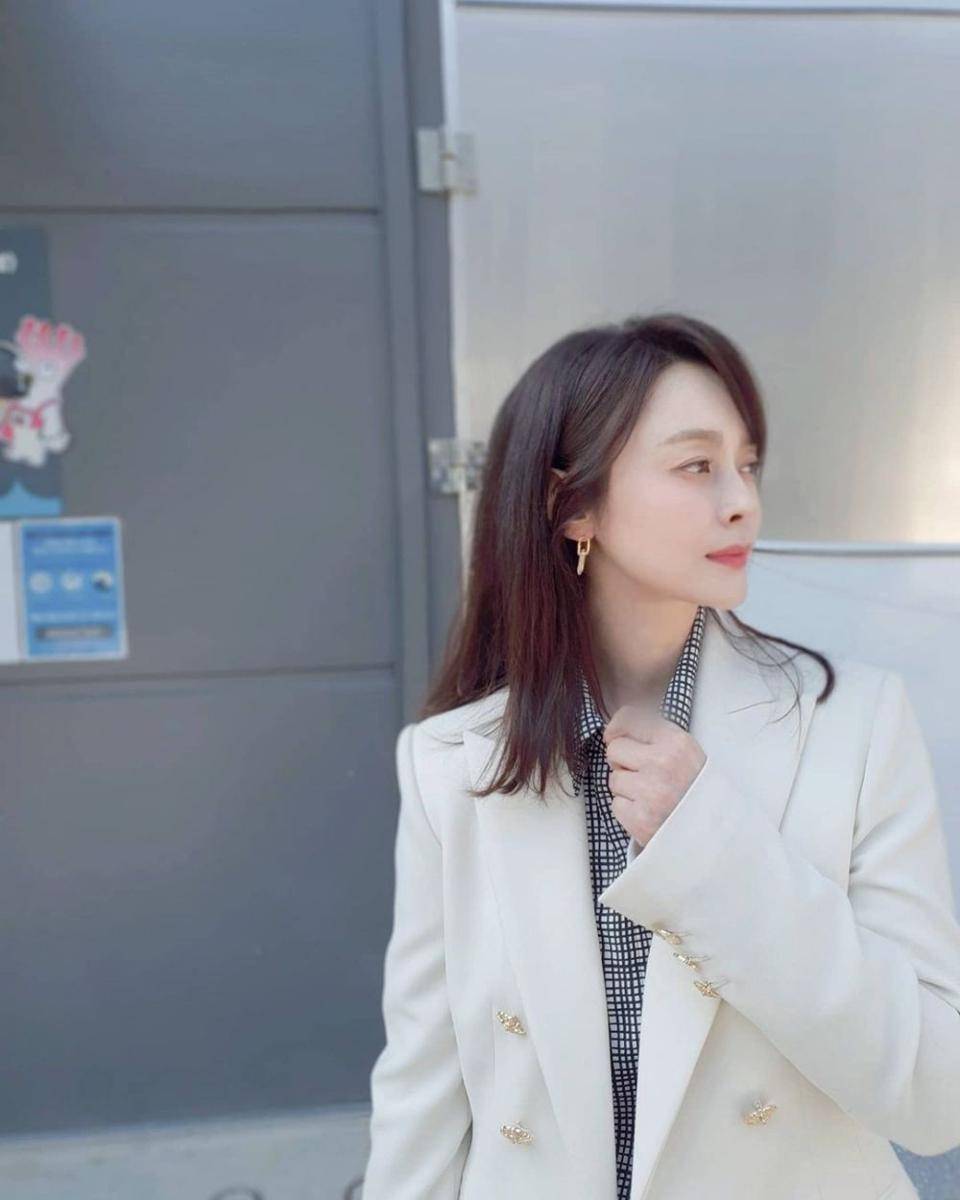 Woo Hee Jin (instagram.com/heejin_wooo)