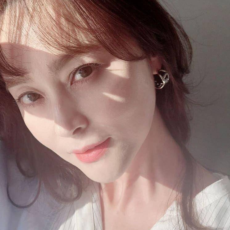 Woo Hee Jin (instagram.com/heejin_wooo)