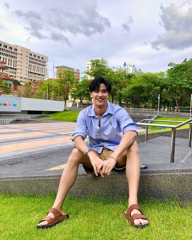 Style ala Tawan Vihokratana (instagram.com/tawan_v)