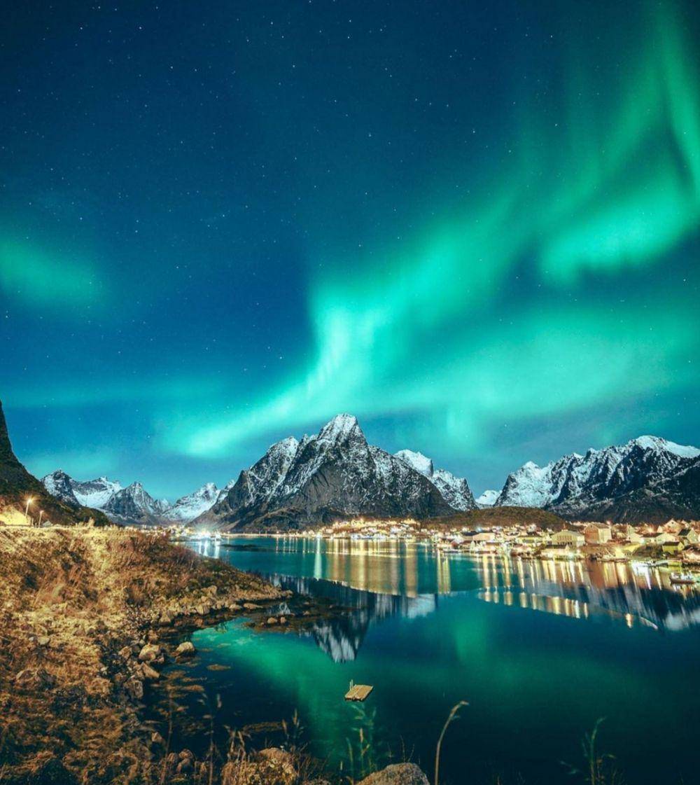pemandangan aurora di Lofoten, Norwegia (Instagram.com/norgebilder.no)