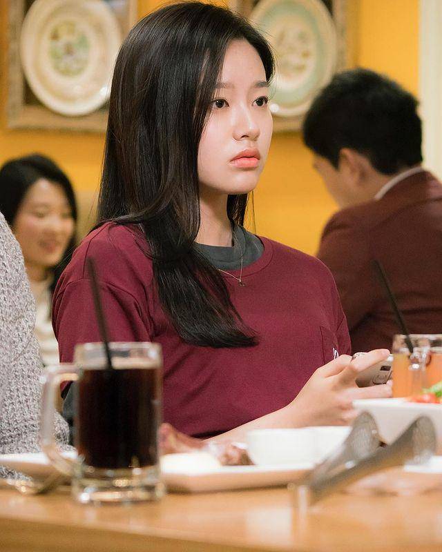 Park Yoo Na (Instagram.com/youna_1997)