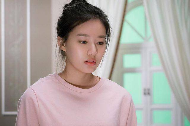 Park Yoo Na (Instagram.com/youna_1997)