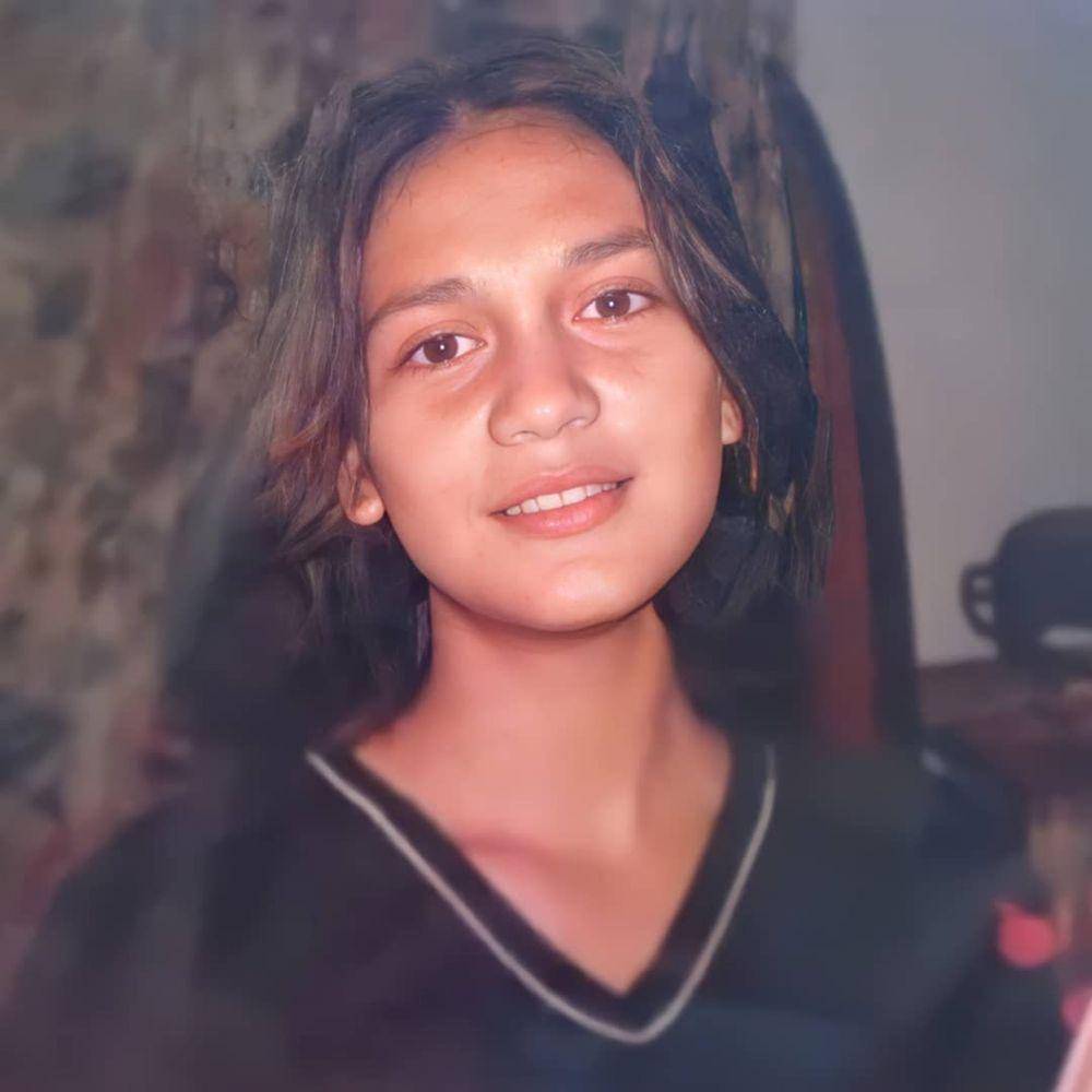 Luna Maya semasa sekolah (Instagram.com/lunamaya.story)