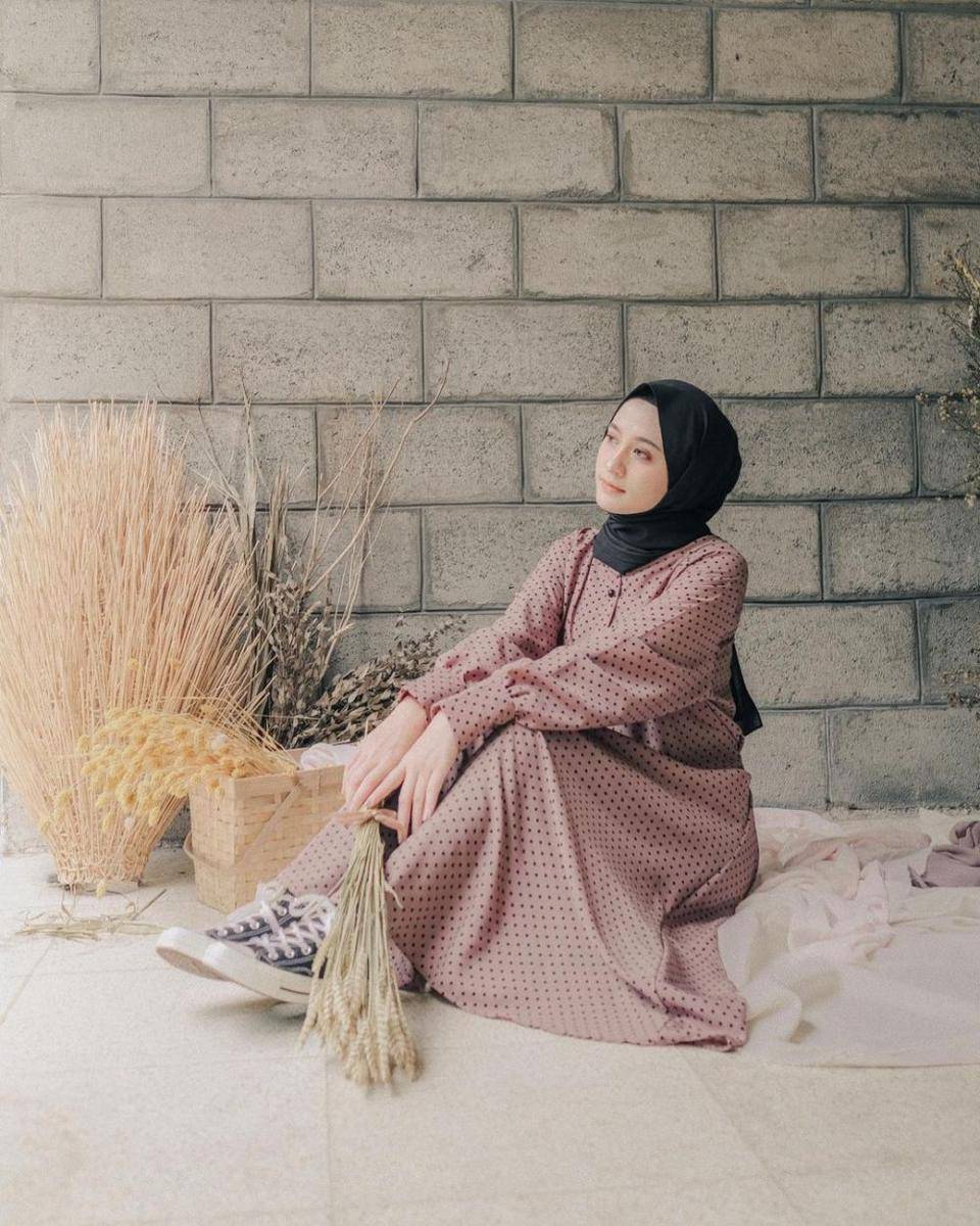 Outfit dress ala Helmi Nursifah (instagram.com/helminursifah)