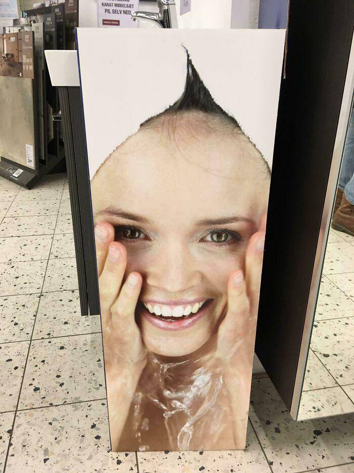 konsep iklan ambigu (reddit.com/mikaelstein)