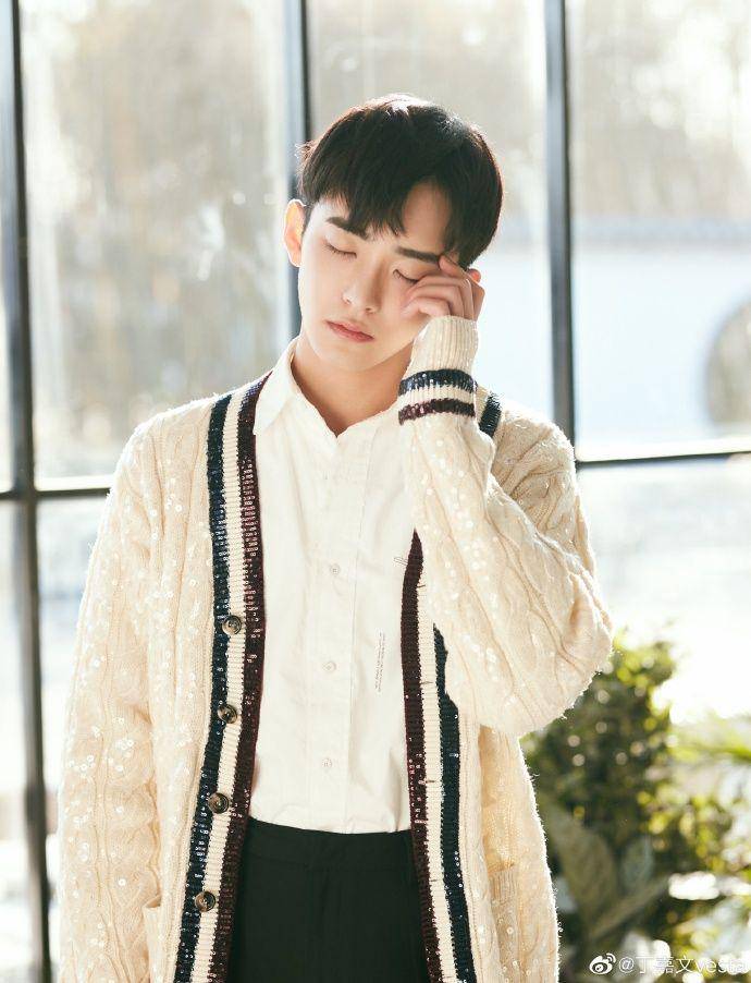 Ding Jia Wen (weibo.com/u/3421483792)