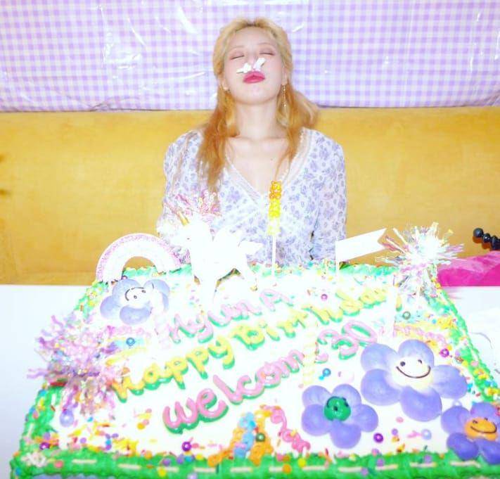 Hyuna (instagram.com/hyunah_aa)