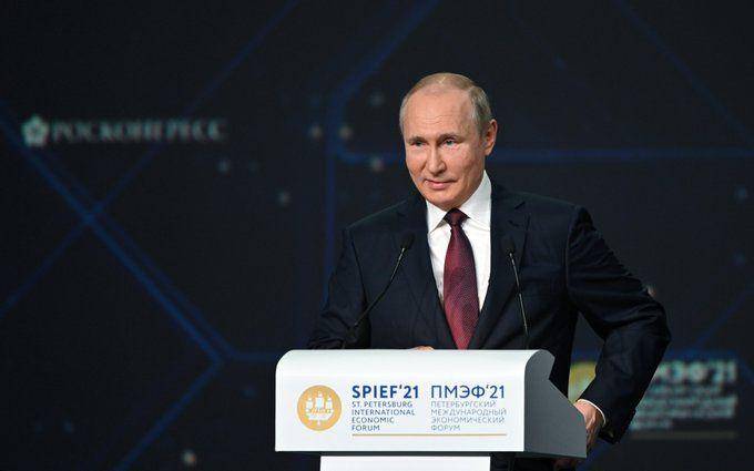 Putin Kritik Penanganan AS Terhadap Kerusuhan CapitolPresiden Rusia, Vladimir Putin dalam sesi pleno di Forum Ekonomi Internasional St Petersburg, pada 4 Juni 2021. (Twitter.com/President of Russia)