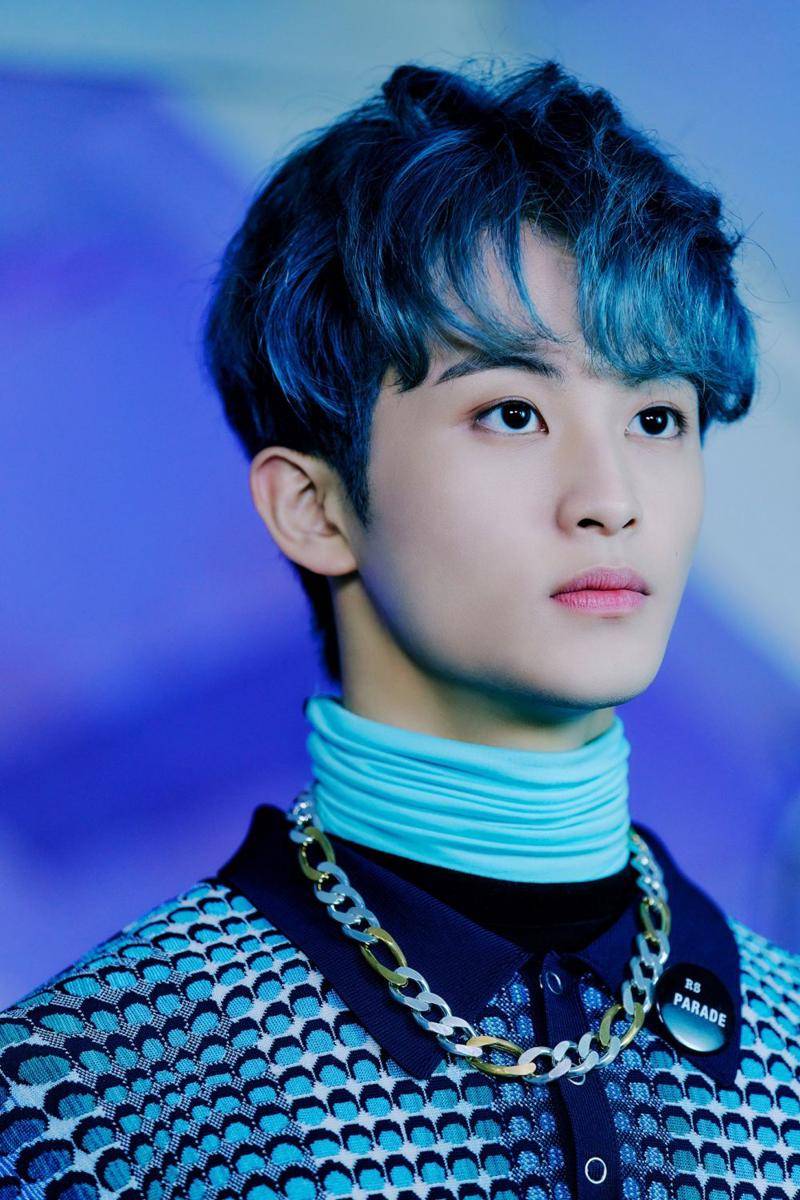 Mark NCT 127 di foto konsep single "Save". (twitter.com/NCTsmtown_127)