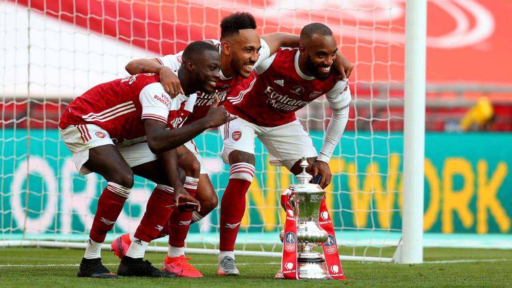 Pepe, Aubameyang, dan Lacazette. (goal.com)