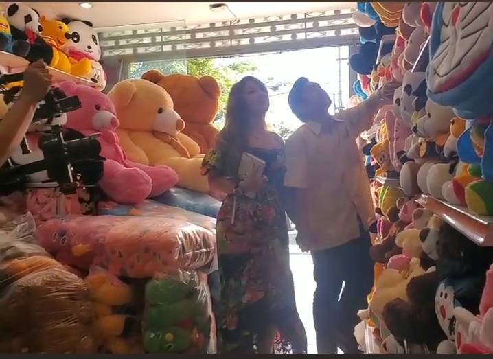 Barbie Kumalasari dan cowok brondong (Instagram.com/barbiekumalasari)