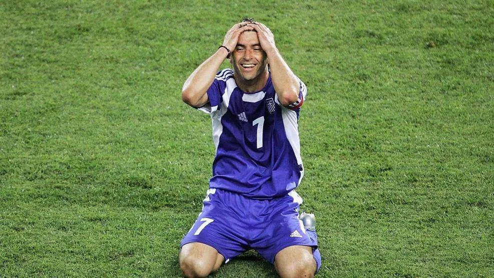 Pemain Yunani, Theodoros Zagorakis, tidak menyangka timnya melangkah jauh di Piala Eropa 2004. (uefa.com)